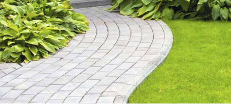 Як вибрати матеріал для пішохідної доріжки?