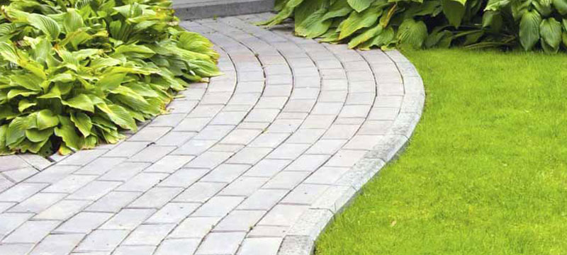 Як вибрати матеріал для пішохідної доріжки?